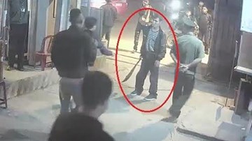 Xách “đại đao”... đại náo bến xe Vinh