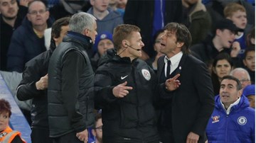 Conte nổi điên lao vào 