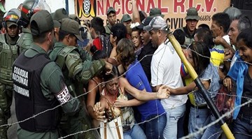 Phụ nữ Venezuela phải bán tóc trong khủng hoảng kinh tế