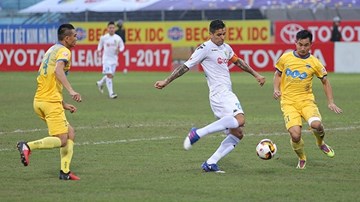 Hậu vệ FLC Thanh Hóa 