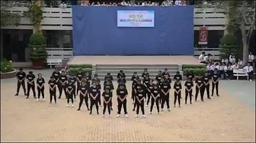 Không thể rời mắt trước màn flashmob đẹp và siêu chất của học sinh TP.HCM!