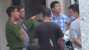 Xác định vật bên trong bao tải lạ bốc mùi hôi thối nghi chứa xác người
