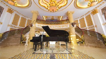 Toàn cảnh căn biệt thự dát vàng rộng 600 m2 của Lý Nhã Kỳ