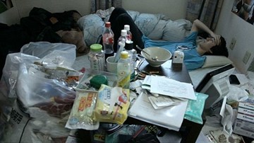 Cuộc sống của những thanh niên Nhật tuyệt giao với thế giới bên ngoài