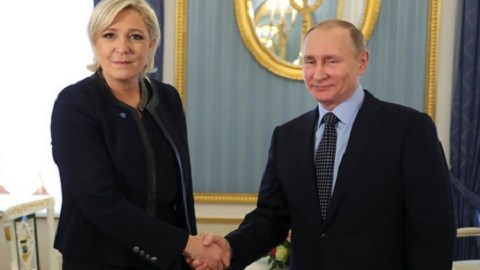 Ông Putin bất ngờ tiếp “bà Trump của nước Pháp” tại điện Kremlin