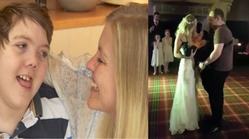 Người mẹ bật khóc khi nhảy cùng con trai bại não trong đám cưới