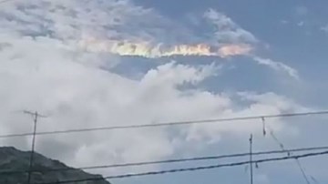 Cầu vồng lửa rực sáng bầu trời Peru