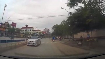 Lái ôtô đi ngược chiều - Cần chế tài phạt nặng hơn?