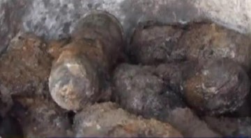 Đào móng, tá hỏa phát hiện kho đạn M79 hàng trăm viên dưới nền nhà