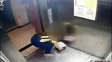 Thiếu nữ 15 tuổi bỏ con vào hộp rồi ném vào thùng rác gây phẫn nộ