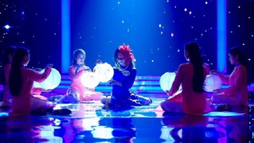 Chàng trai giả gái khiến Chí Tài, Việt Hương bất ngờ vì quá xinh đẹp