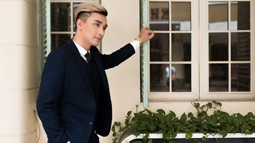 Hot boy cover 'Anh cứ đi đi' cùng hai nhạc công nhí chơi đàn 'cực đỉnh'