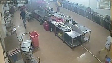 Tài xế bị đâm chém kinh hoàng trong bến xe