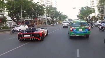 Cường Đô La test siêu xe 35 tỉ của Minh Nhựa phóng như bay