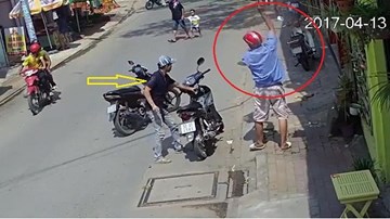 Trộm chim bị rút chìa khóa xe, bắt tại trận
