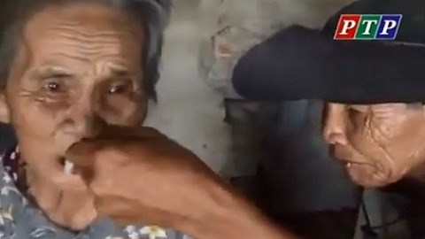 Sự thật đoạn clip người đàn ông tâm thần xin ăn nuôi mẹ già