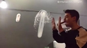 9x làm ảo thuật khói thuốc 