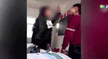 Giáo viên và học sinh đánh nhau 'tay đôi' trong giờ học