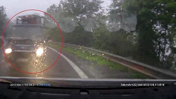 Xe tải vượt ẩu trên đèo hẹp, suýt gây tai nạn thảm khốc