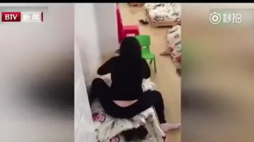 Cô giáo ngồi đè lên người đánh mắng trẻ vì tội không chịu ngủ trưa