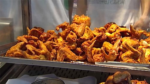 Thịt ngoại “loại” thịt nội khỏi mâm cơm – vì sao?