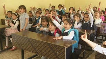 Theo chân các em nhỏ đi học ở chiến địa Mosul