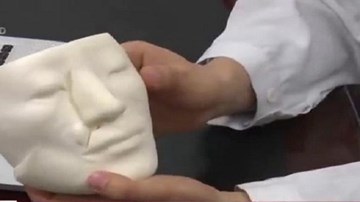 Tái tạo mũi và miệng cho phụ nữ sau 25 năm bị hủy hoại