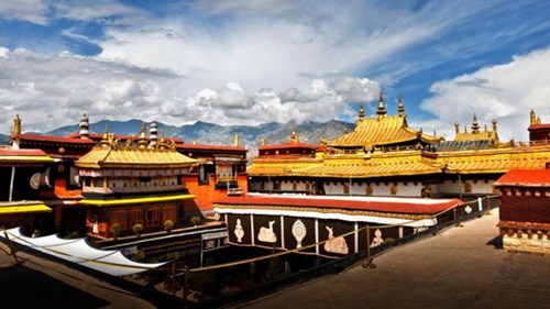 Ngỡ ngàng trước vẻ đẹp của ngôi chùa 1300 tuổi linh thiêng nhất Tây Tạng