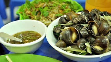 Bí kíp làm sạch ốc đơn giản đến bất ngờ