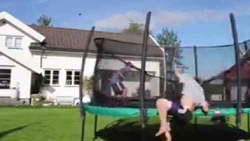 'Nhũn người' khi nhảy đệm nhún