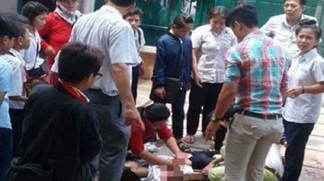 Bị đánh hội đồng, nữ sinh dùng hung khí chống trả, 2 người bị thương