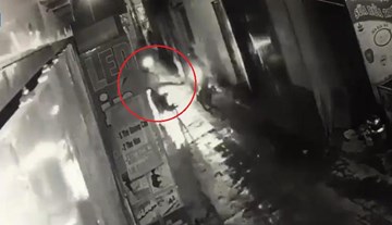 Nhóm cướp bị đạp ngã xe, cuống cuồng bỏ của chạy lấy người