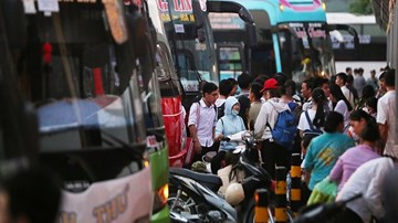Hà Nội: Lượng khách tại các bến xe tăng đột biến trong ngày đầu nghỉ lễ