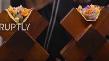 Chiêm ngưỡng món bánh 570 triệu đồng, đắt nhất thế giới