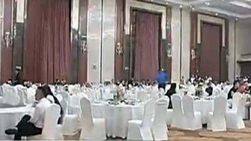 Chú rể bị bắt trong ngày cưới vì mời 200 