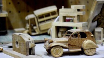 Xưởng mộc của những cậu bé tí hon