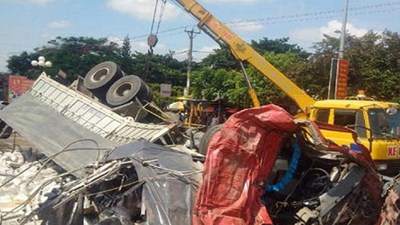 Tai nạn thảm khốc ở Gia Lai: Cảnh sát đã ngăn xe tải nhưng không được