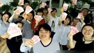 Công ty thưởng cho nhân viên có thành tích giảm cân