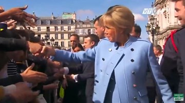 Đệ nhất phu nhân Pháp mặc đồ đi mượn trong lễ nhậm chức của chồng