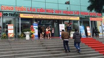 Phó Giám đốc Cung triển lãm Quy hoạch Quốc gia dùng bằng giả