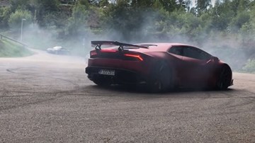 Lamborghini Huracan độ ấn tượng biểu diễn drift