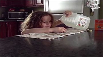 Clip hài: Gặp nạn cũng chỉ vì cái tính... tò mò
