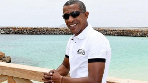 Người đàn ông bất ngờ nổi tiếng vì giống hệt Tổng thống Obama