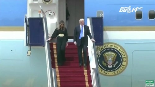 Vợ và con gái Tổng thống Trump không đeo khăn trùm đầu ở Ả Rập Xê Út