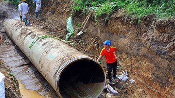 Khởi tố nguyên PCT Hà Nội vì vụ vỡ đường ống nước sông Đà