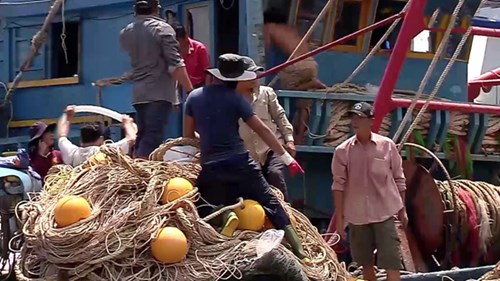 Nhiều người lao động tố cáo bị bóc lột và hành hạ trên biển