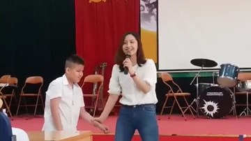 Phì cười trong giờ học chống xâm hại tình dục