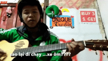 Chết cười bản cover 'Phía sau một cô gái' phiên bản xe ôm