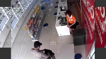 Nghi án dùng súng cướp cửa hàng điện thoại ở Bắc Ninh