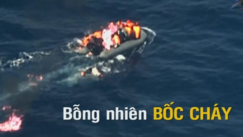 Thót tim xem cảnh cứu hộ thuyền tị nạn bốc cháy giữa biển